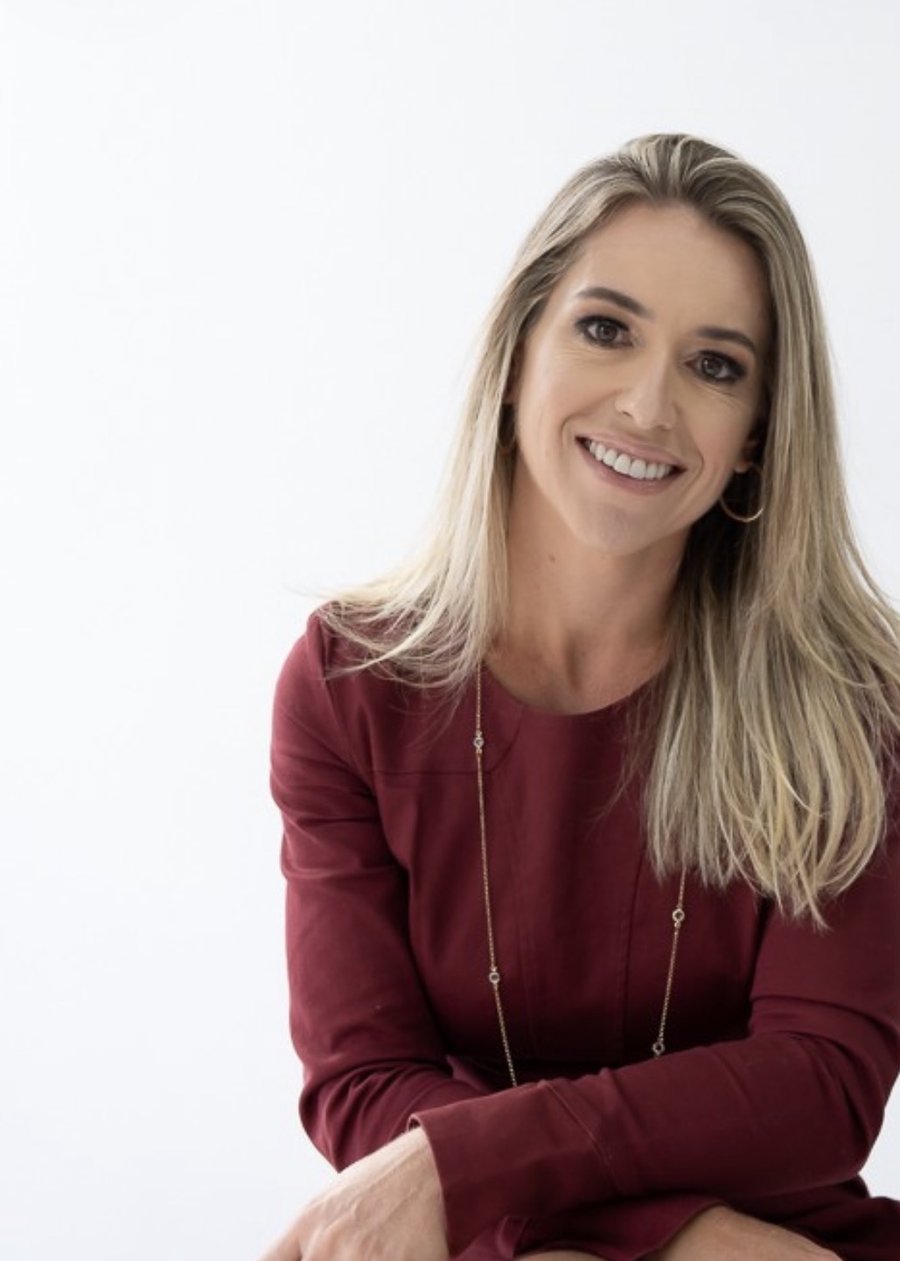 Dra. Renata Lourenço